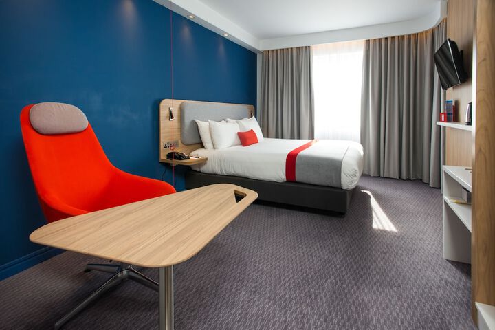 Room 4 of 51