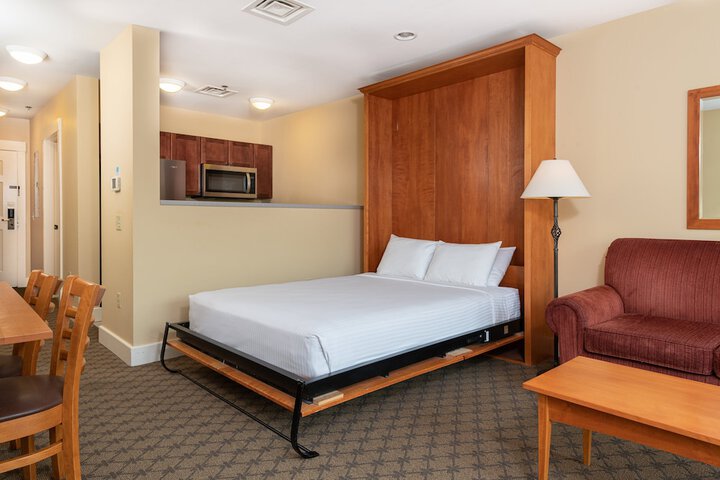 2 Queen Beds (19 of 24)