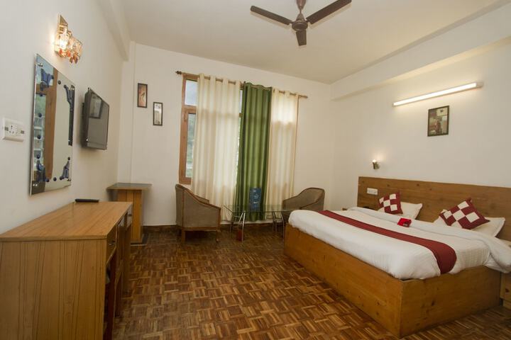 Room 10 of 20