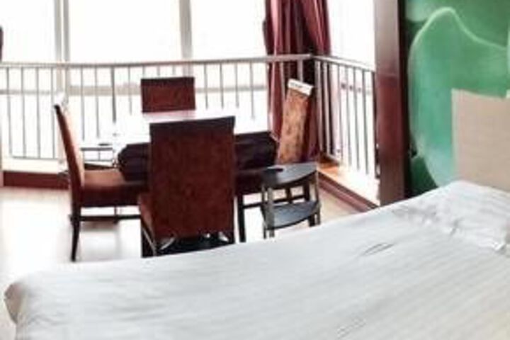 Room 7 of 30