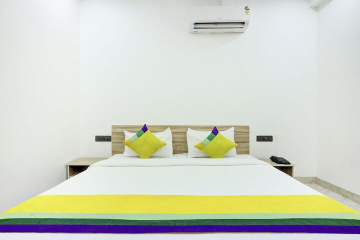 Room 27 of 38