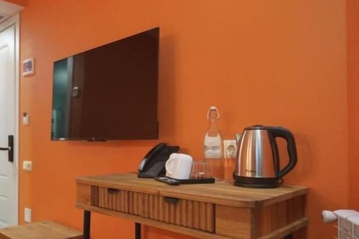 Room 4 of 15