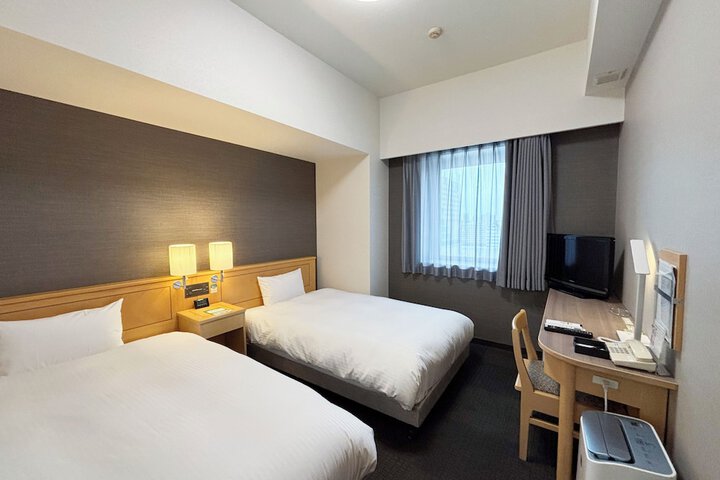 Room 9 of 48