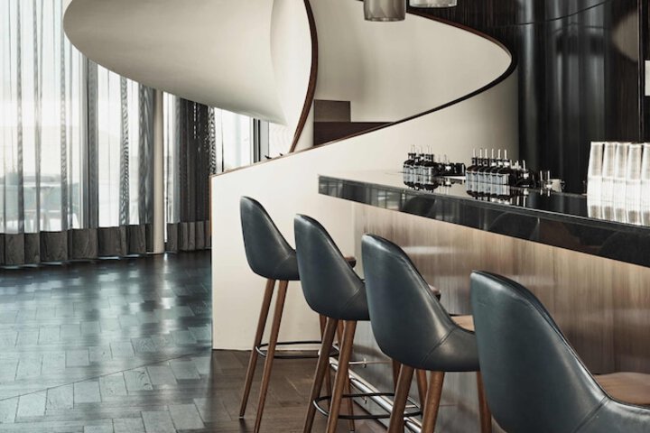 Lounge 62 of 75