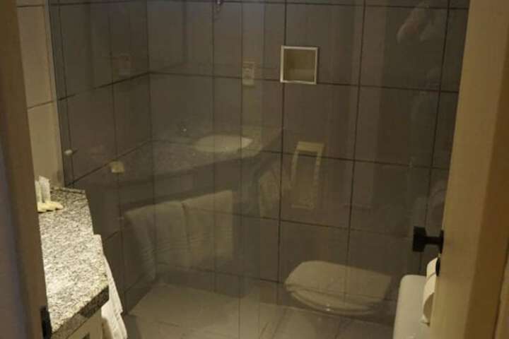 Room 25 of 39