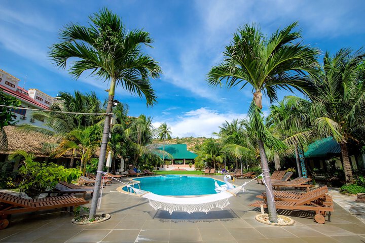 Pool 65 of 131