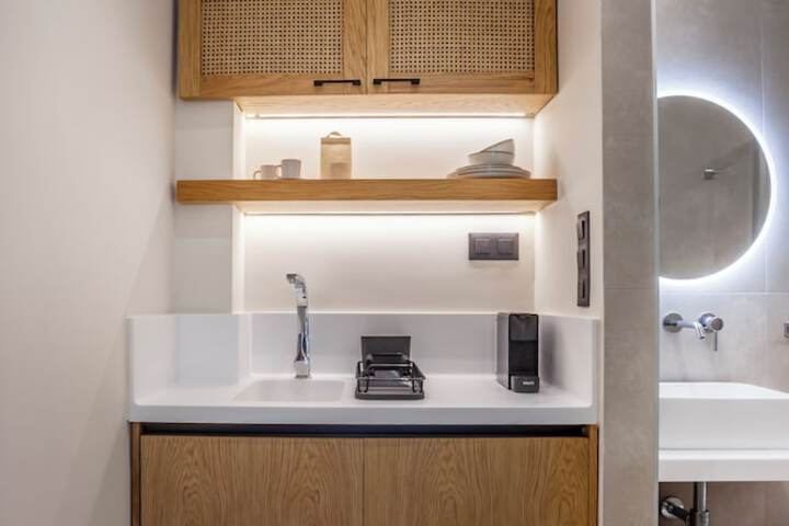 Room 10 of 29