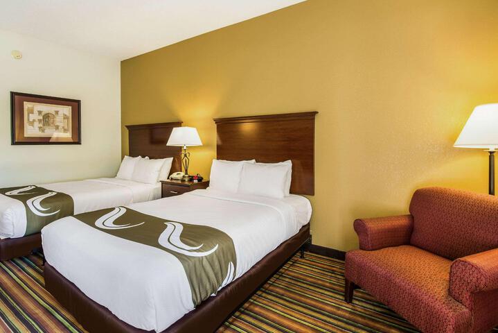 2 Double Beds (5 of 7)