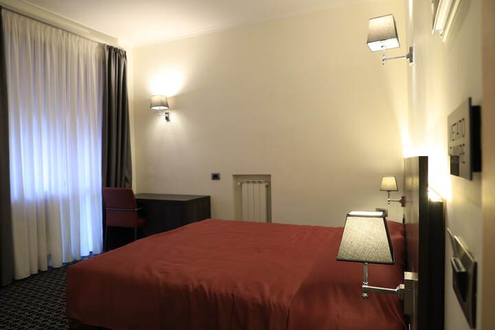Room 6 of 43