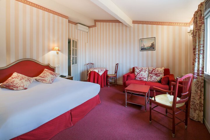 Room 12 of 24