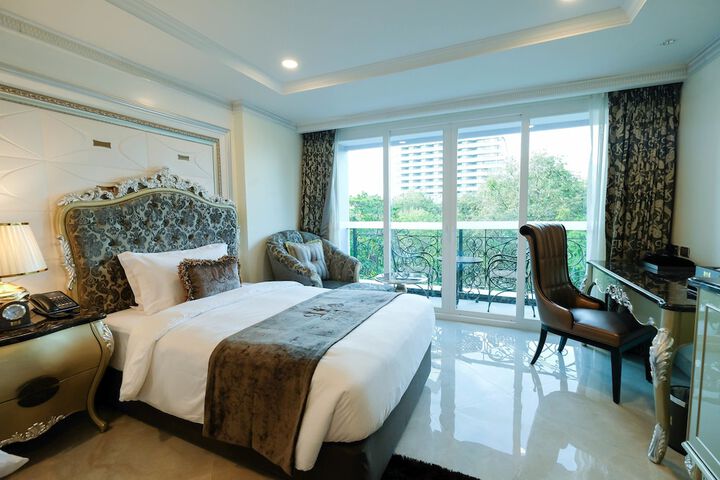 Room 18 of 40