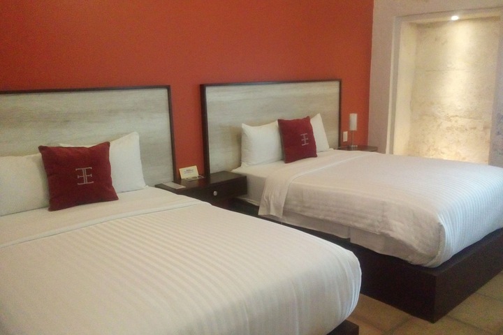 Room 16 of 44