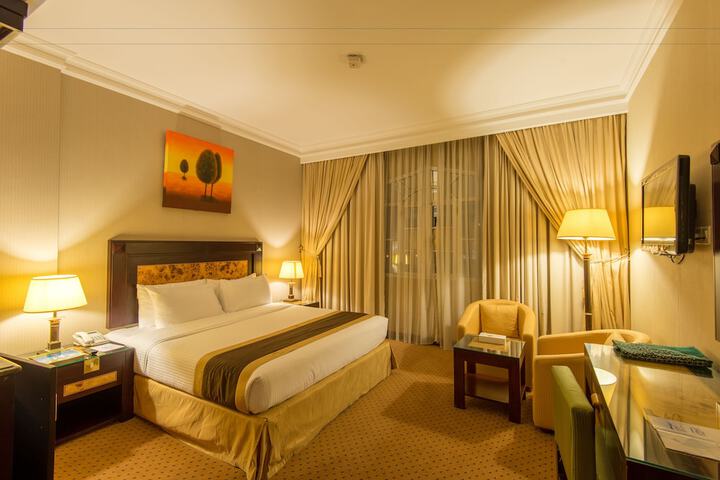 Room 13 of 49