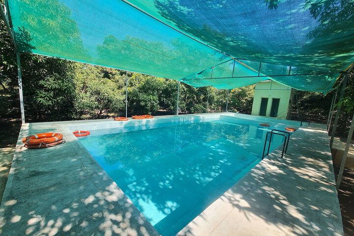 Pool 24 of 52