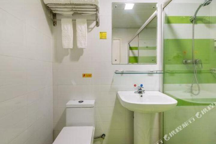 Express 8 Hotel (Shenzhen International Convention and Exhibition Center Shangnan Branch)