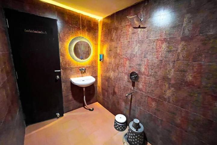 Room 52 of 59