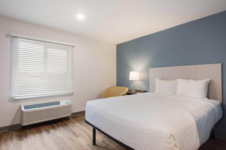 Room 5 of 25