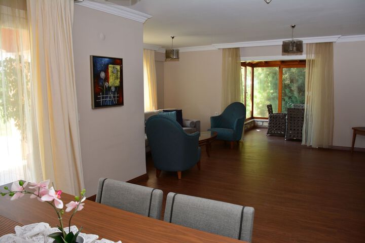 Room 33 of 135