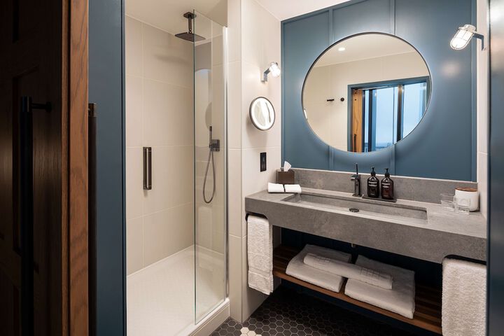Room 34 of 49