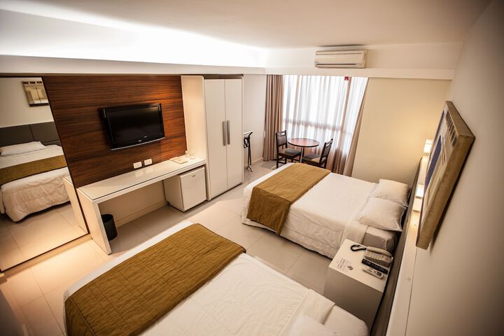 Room 8 of 103