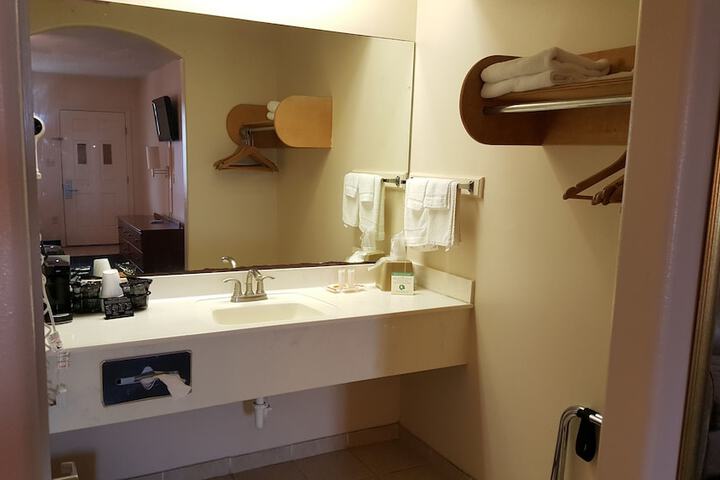 Room 18 of 27