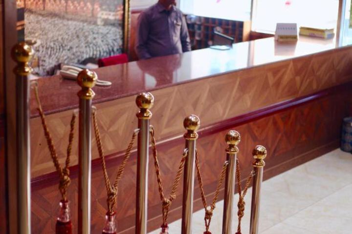 Emirates Plaza Hotel