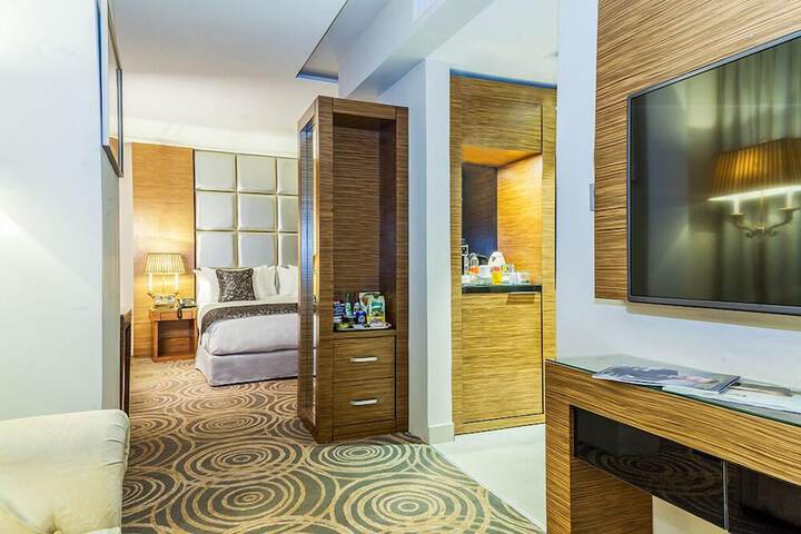 Room 24 of 50