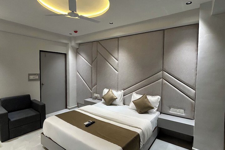 Room 15 of 23