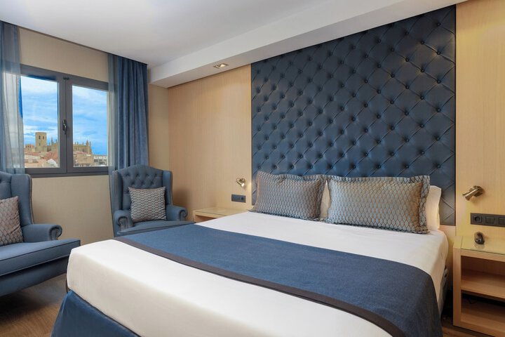 Room 21 of 114