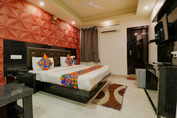 Room 14 of 42