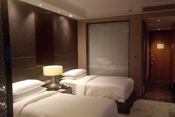 Room 6 of 60