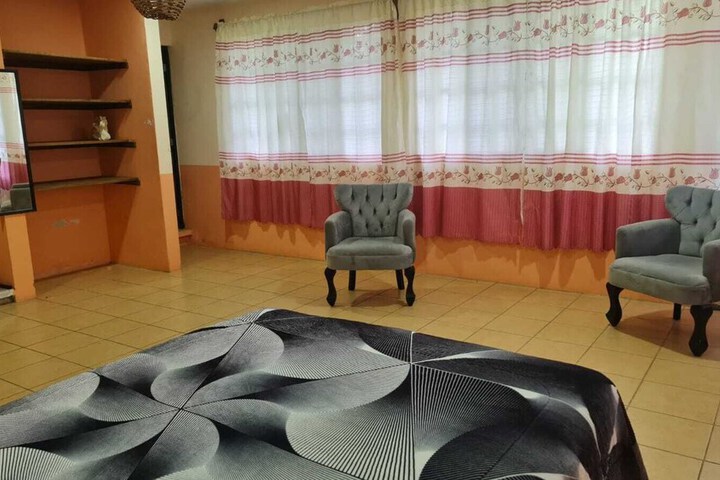 Room 10 of 18