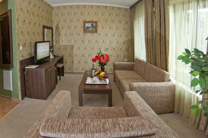 Room 11 of 46