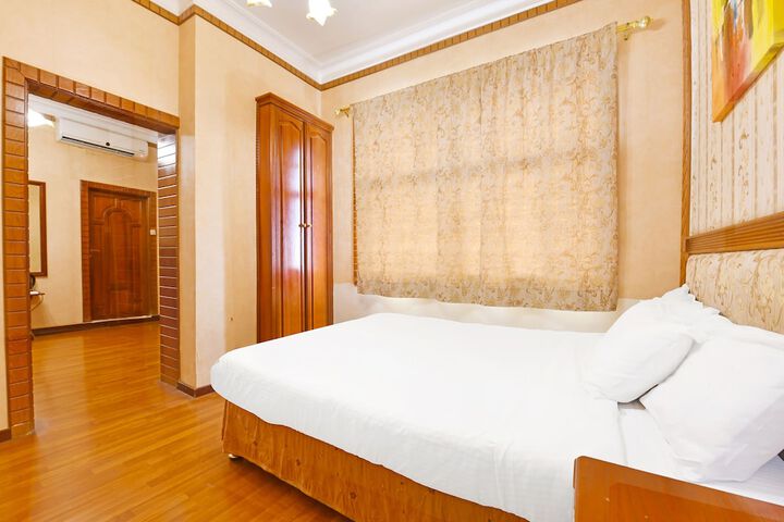 Room 6 of 31