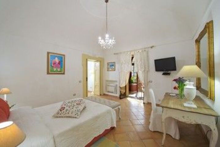 Room 11 of 20