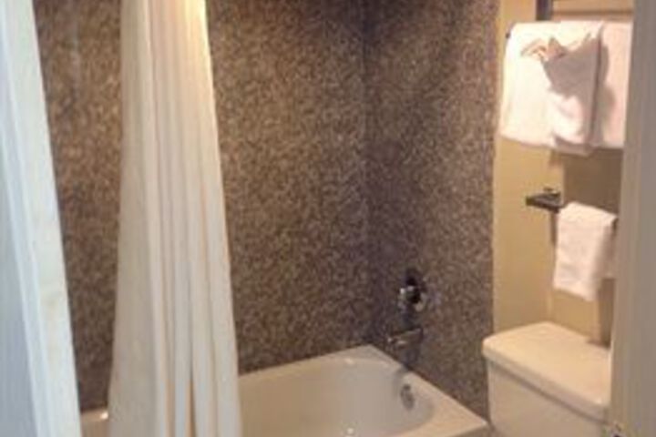 Room 2 of 39