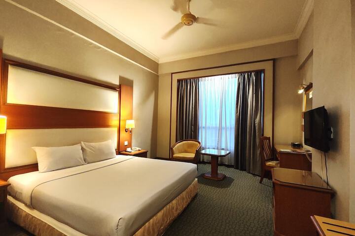 Room 36 of 74