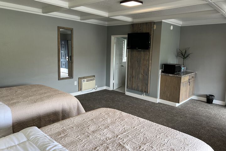 Room 12 of 82