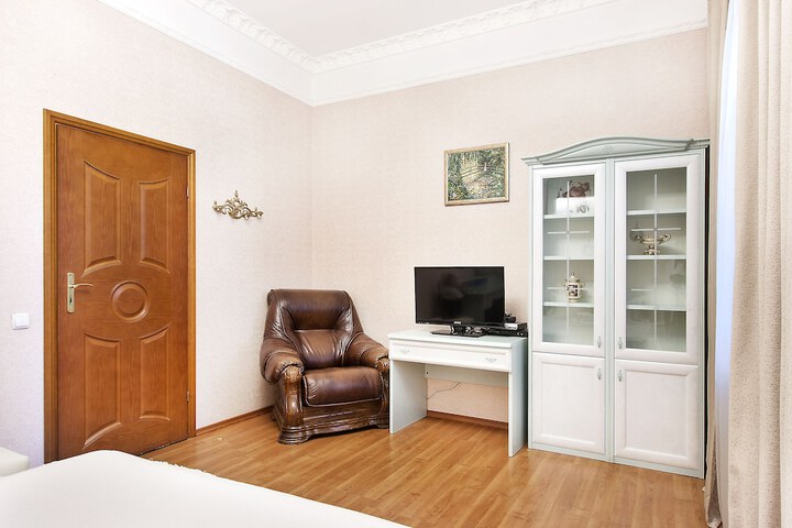 Room 26 of 108