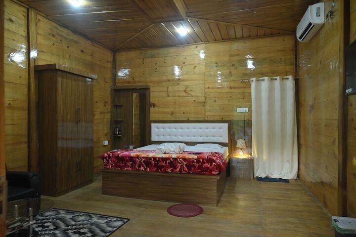 Room 2 of 9