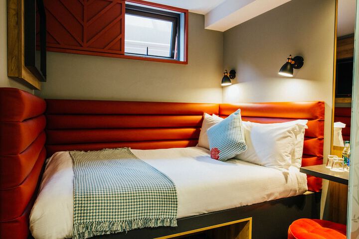 Room 17 of 58