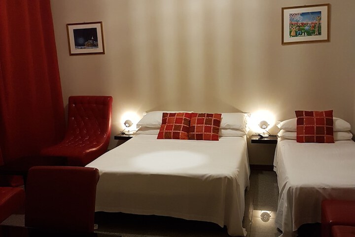 Room 6 of 32