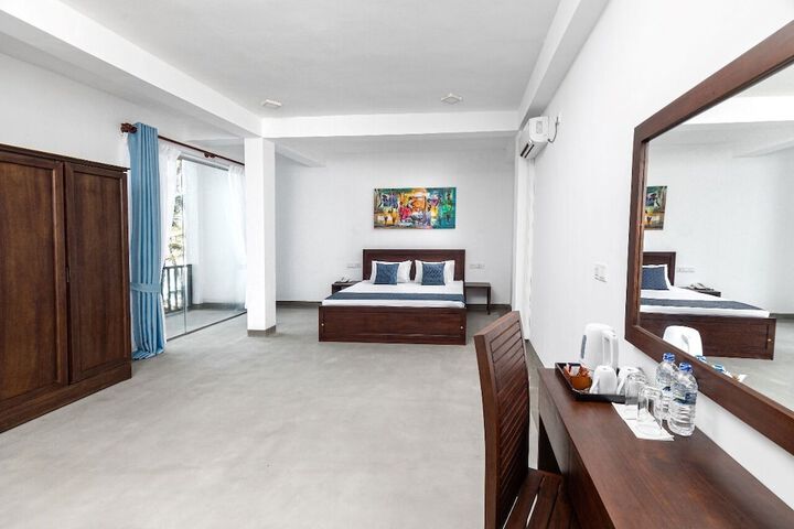 Room 3 of 12