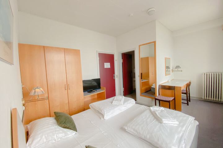 Room 5 of 25