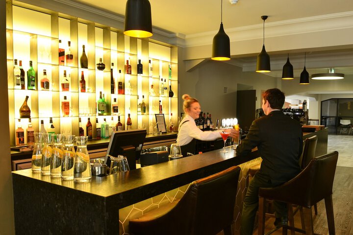Lounge 60 of 69