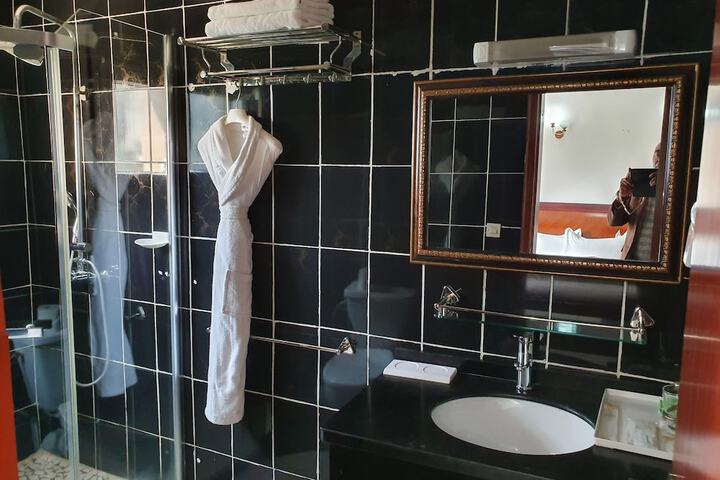 Room 10 of 13