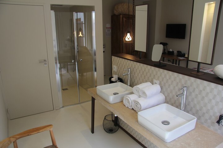 Room 7 of 101