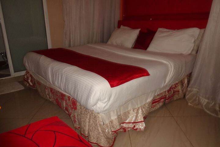 Room 13 of 31