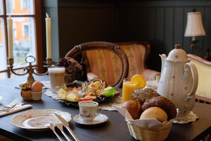Breakfast/Coffee Service 26 of 33