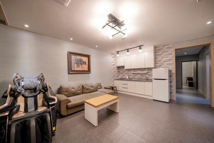 Room 16 of 63